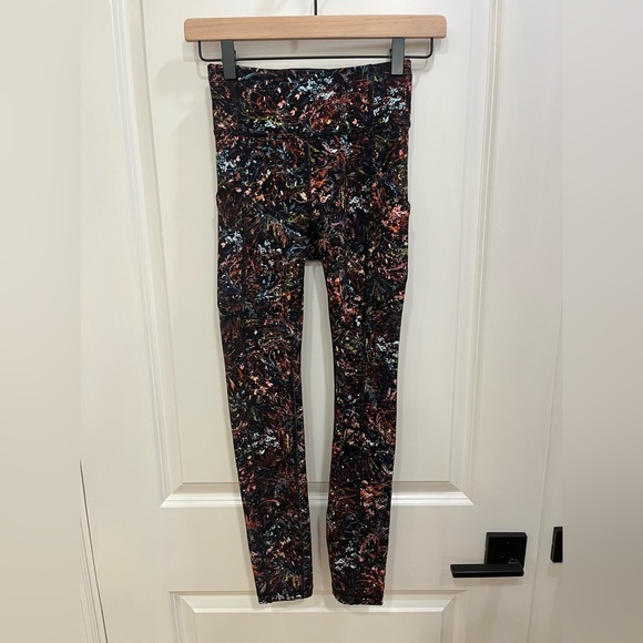 Like New- Lululemon Invigorate High Rise Tight 25” - Picture 10 of 10